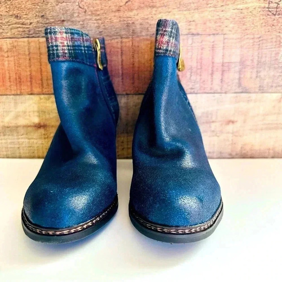 NWOT L’Artiste by Spring Step Captivate Ankle Blue Booties - Picture 3 of 9